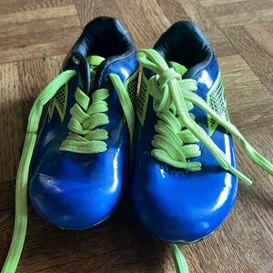 Kids cleats by Lotto size8w